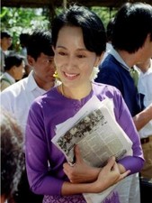 AUNG SAN SUU KYI GLOSSY POSTER PICTURE PHOTO burma democracy kawhmu decor 385