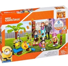 MEGA CONSTRUX DISPICABLE ME 3 FAMILY LUAU PARTY MINIONS BUILDING SET BRICKS.