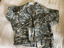 US ARMY CAMOUFLAGE COAT WITH ZIPPER MEDUIM REGULAR