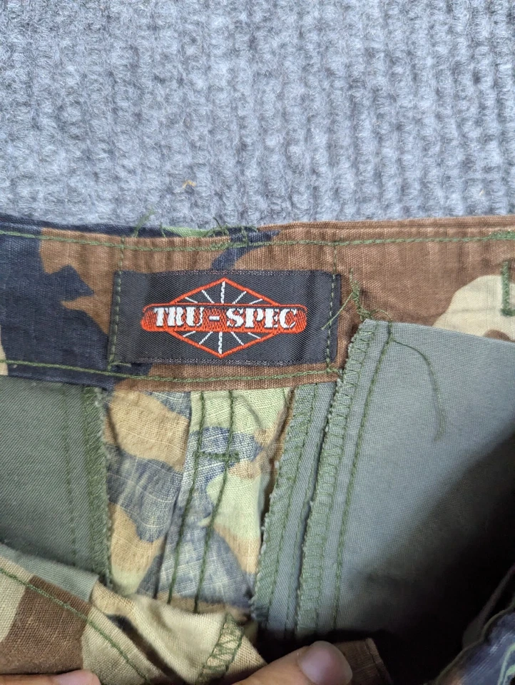 Pantalones holgados Tru Spec para hombre pequeños bosque camuflaje botón mosca carga paracaidista 28x30 Foto 3 de 4