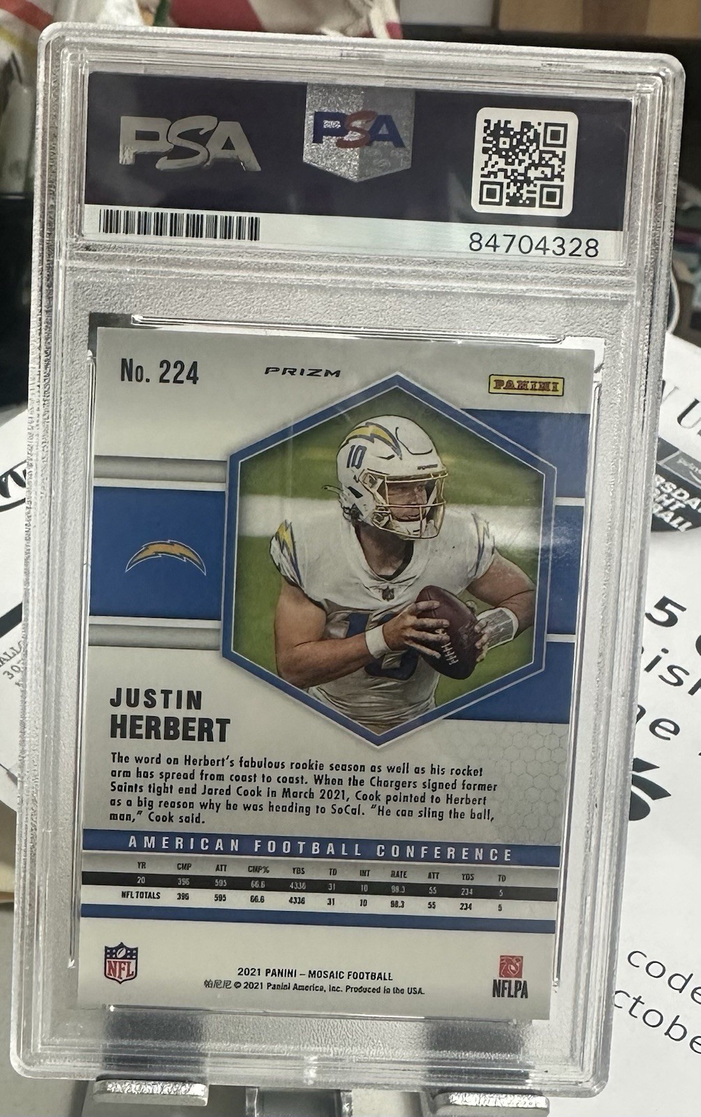 2021 Mosaic Football Pink Camo Justin Herbert Autograph PSA/DNA Authentic Auto view 3