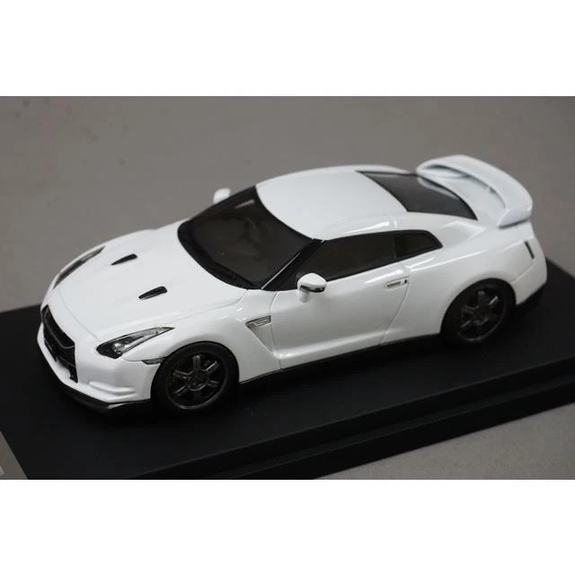 IGNITION MODEL 1/18 Nissan Skyline Gt-r Nismo (R32) Cristal Blanc Avec Box Used EUR 696,50