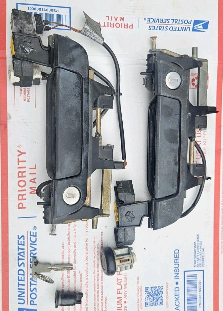 OEM BMW E36 94' 318i Coupe Convertible Lock Set Ignition Tumbler