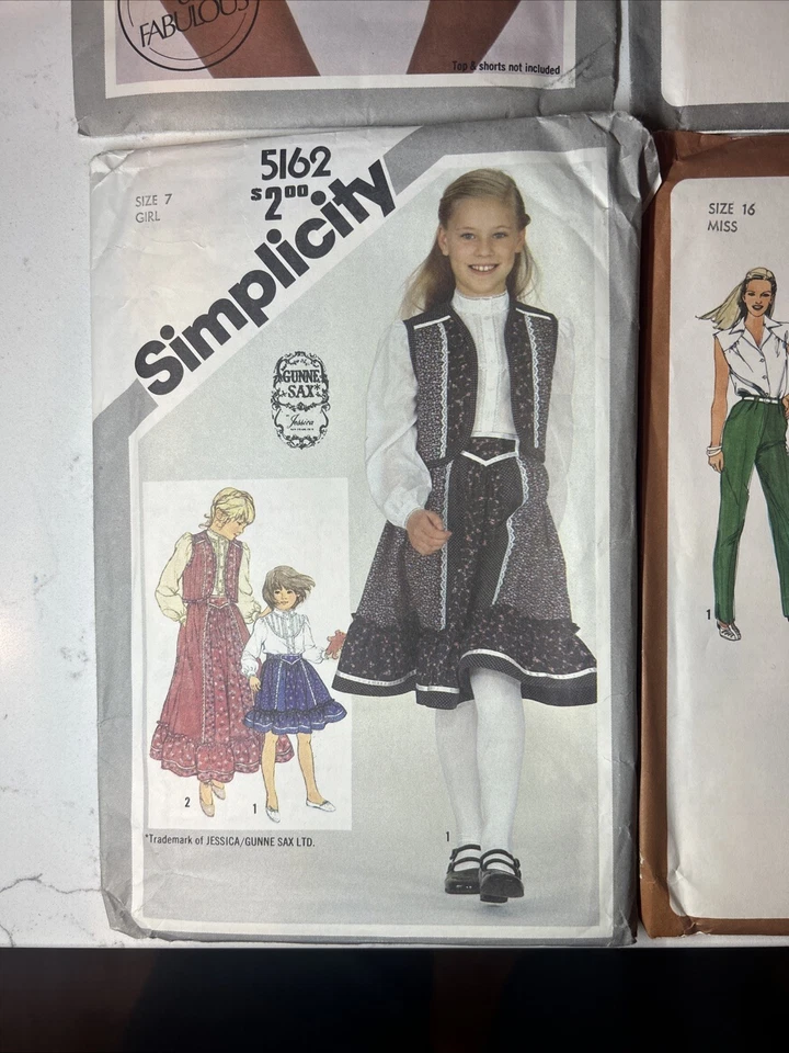 Women’s Vintage Simplicity Sewing Patterns (4) New  9978 9736 5162 and 9552 - Image 2 of 4