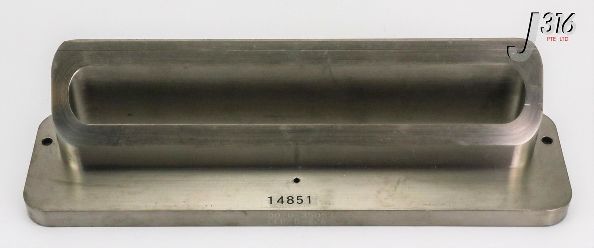 専用1 14851 APPLIED MATERIALS INSERT, LLA & LLB SLIT VALVE, ALUMINUM E