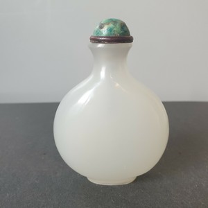 Antique Chinese / China Snuff Bottle Glass/Jade? 18th