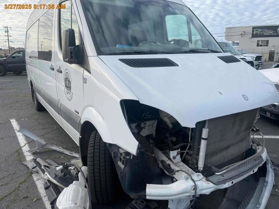Vidrio de ventilación de puerta delantera izquierda usado se adapta a: Mercedes-Benz Mercedes Sprinter 2012 Foto 3 de 4