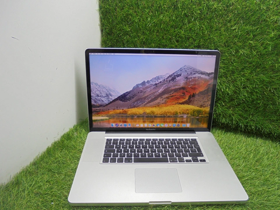 Apple MacBook Pro 17" Late 2011 A1297 Intel Core i7 HIGH SIERRA 500GB SSD 4GB L6 - Image 3 of 4