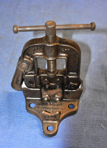 Ridgid No. 2 - X pipe vise Made in Elyria, Ohio USA by The Ridge Tool Co.
