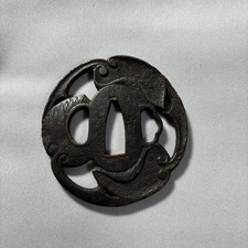 Tsuba en fer avec motif de feuilles Echizen Junkiuchi Aoi