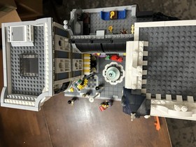 LEGO # 10255 Expert Assembly Square  no Instructions & missing only Minifigure