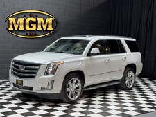 2020 Cadillac Escalade PREMUIM LUXURY - ONLY 2 OWNERS - VERY CLEAN