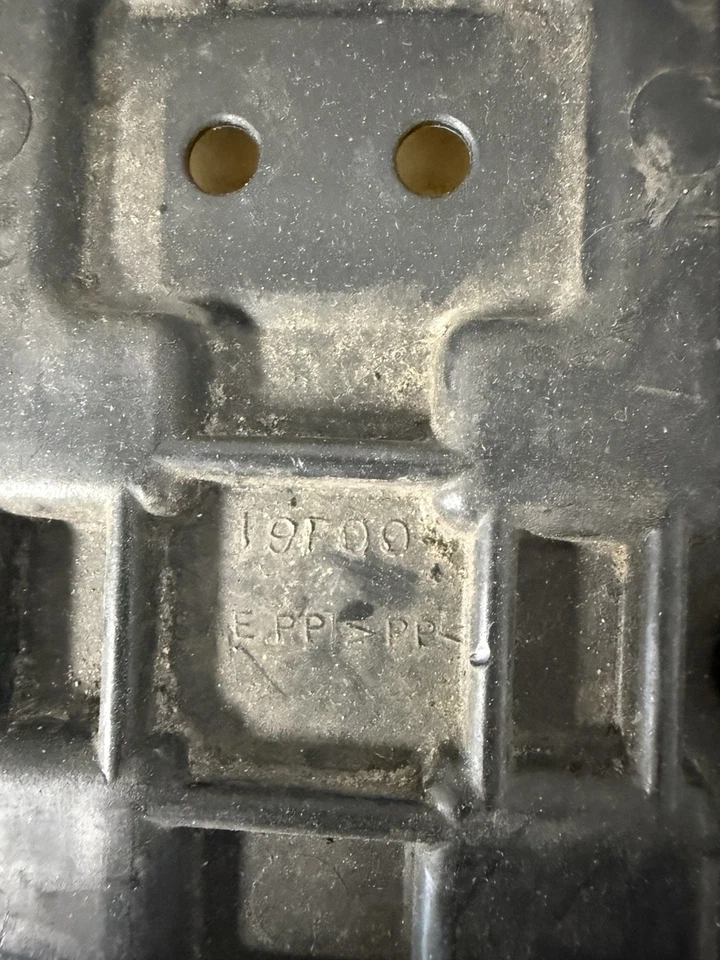 2000 Suzuki SV650S SV650 OEM Front Driver Seat - Image 4 of 4