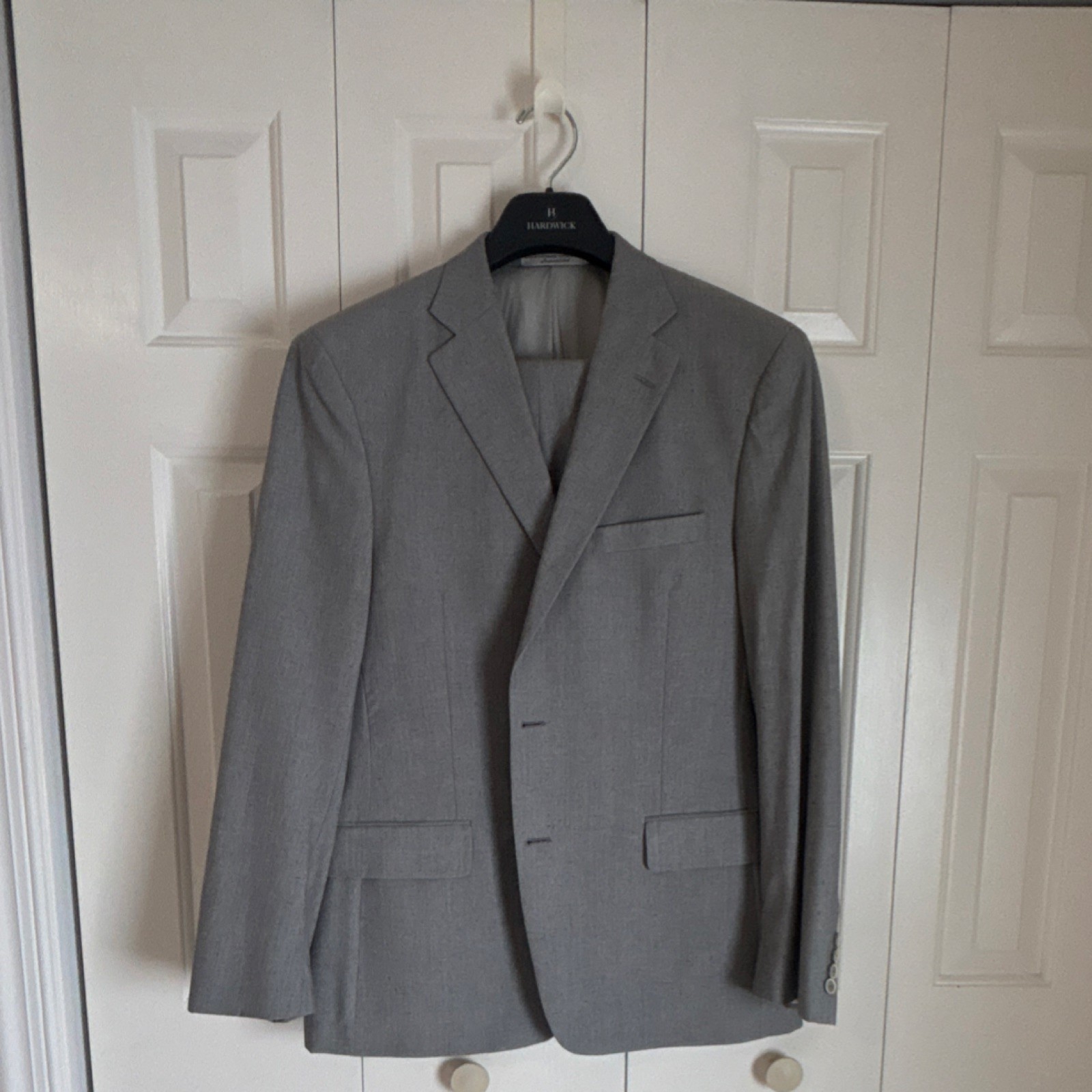 Hardwick Men's Gray Solid 2 Piece Single-Breasted… - image 1