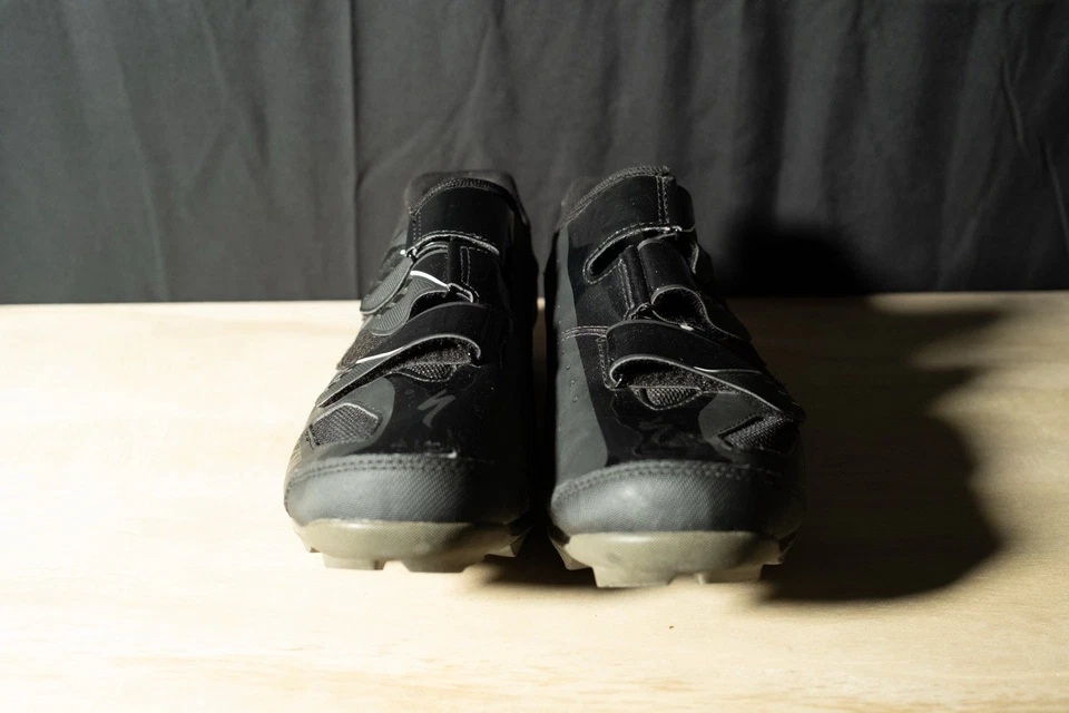 Zapatillas de ciclismo deportivas especializadas MTB para hombre EU 42 US 9 negras bicicleta de montaña sin clip Foto 2 de 3