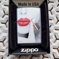 29089 Zippo  Locked Lips