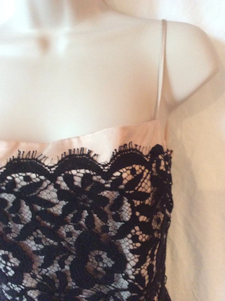 Vestido de cóctel Tessuto, encaje negro sobre lay, neutro debajo del forro, nuevo sin etiquetas 8 Foto 4 de 4