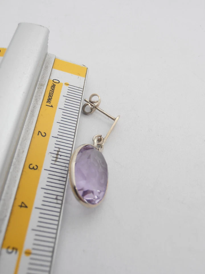 Orecchini pendenti in Argento 925 con Ametista naturale con inciso "OM" - Immagine 4 di 4