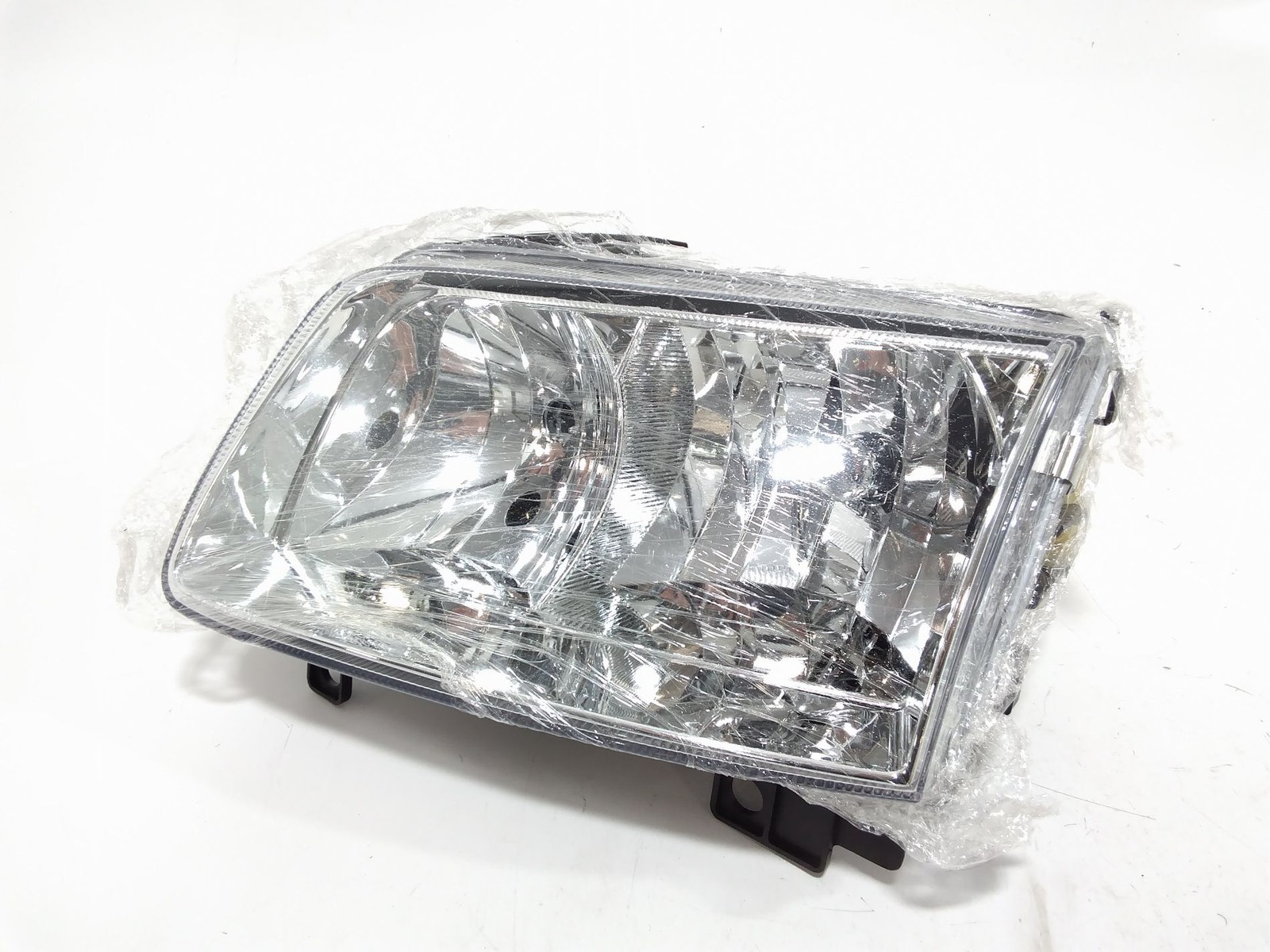 Phare gauche VW Polo 6N de 1999 à 2001 pour réparer un bloc optique cassé ou terni