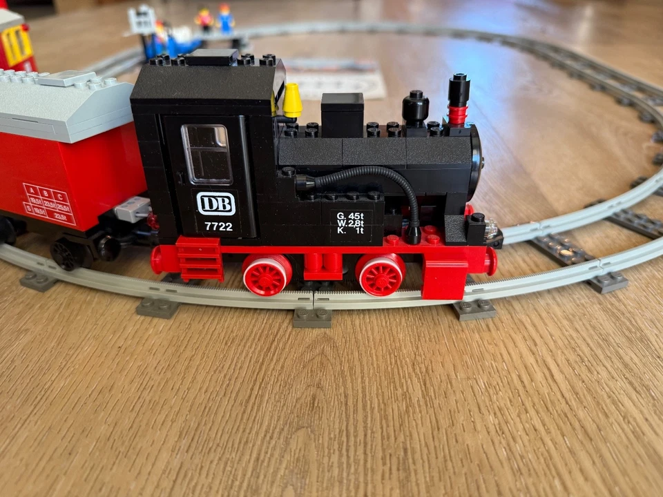 Lego 7722 Vintage Steam Train Set - 100% COMPLETE GREAT CONDITION - Image 4 of 4