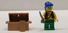�? LEGO pi107 Pirate Vest Anchor Tattoo Green Legs Gold Tooth W Chest & Gold Bar