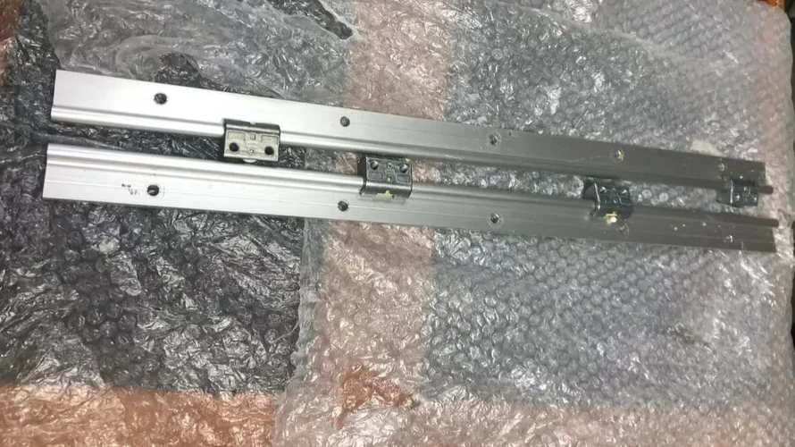 NEFF I99L59N0GB/01 - 2x Rails and 4x Mounting Brackets - Spares Only - Image 2 of 4