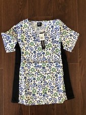 Scrub top Women s Sz XS. Peace Flowers