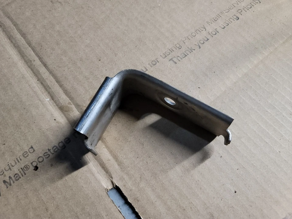 Soporte de suspensión de escape silenciador Chevrolet Corvette 2005-2013 C6 HL3 (1) Foto 4 de 4