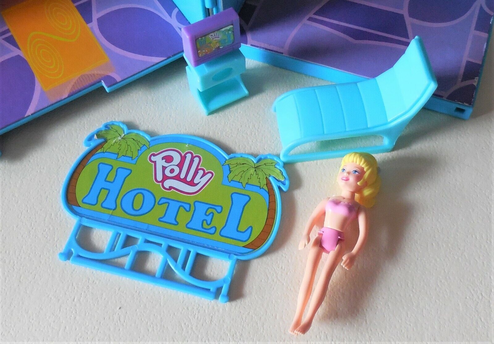 Polly Pocket: Roller Coaster Hotel Hunt