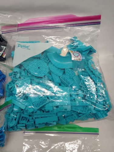 LEGO - 1 LB 8.8oz OF BULK RANDOM Light Dark Teal sea blue LEGO pieces - Picture 5 of 7
