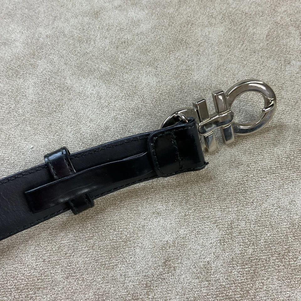 Cinturón unisex Salvatore Ferragamo Gancini hebilla cuero negro cintura 34"" Foto 3 de 4