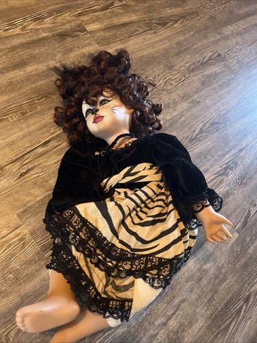 Beautiful Porcelain Mama Cat Doll Limited Edition Signed by Denise McMillan 2004