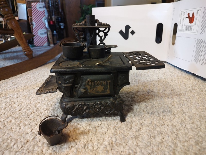 Vintage Crescent Miniature Cast Iron Stove Antique Toy Salesman Sample 