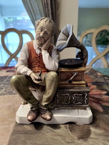 Italian Capodimonte Porcelain Statue Music Box - Old Man listening to Gramophone - Picture 8 of 17