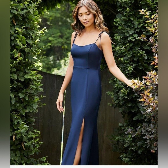 ADRIANNA PAPELL NWT SIZE 14 Dark navy SATIN CREPE LONG GOWN ADRIANNA PAPELL NWT SIZE 14 Dark navy SATIN CREPE LONG GOWN