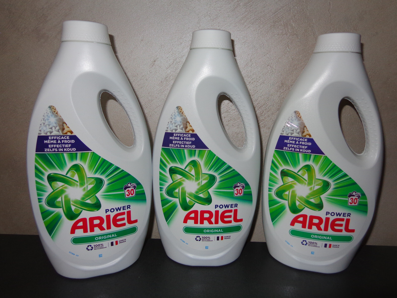 Ariel liquide Power original pour le linge impeccable des familles actives