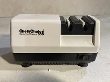 CHEFS CHOICE Model 300 2 Stage  Electric Diamond Hone Knife Sharpener Silver