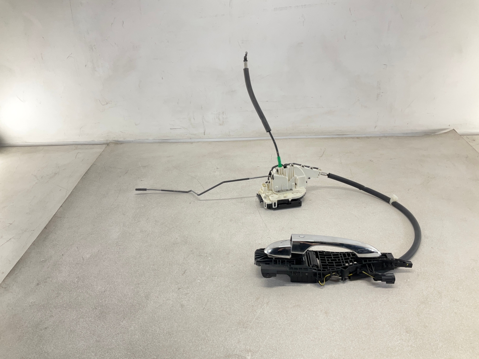17-20 MASERATI Levante Exterior Rear Right Passenger Door Handle W/ Actuator