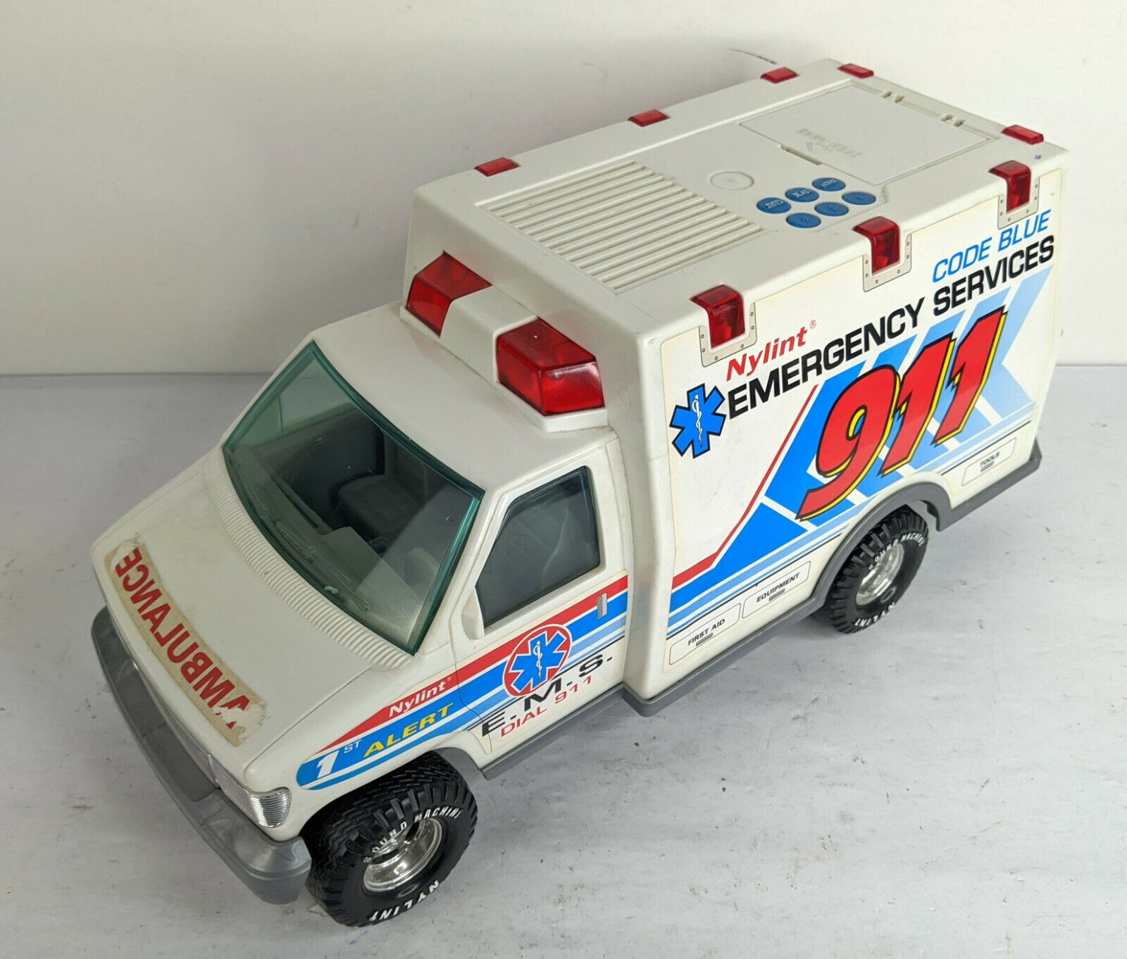 Nylint Sound Machine Ambulance Emergency Vehicle Toy 1993 Lights Up