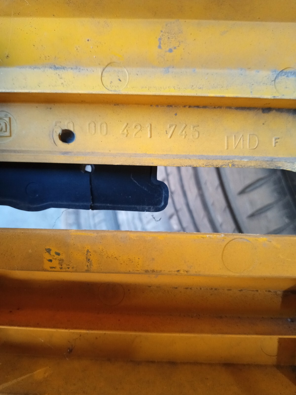 RENAULT TRUCK MIDLINER 1990s ERA FRONT GRILLE AND BADGES 