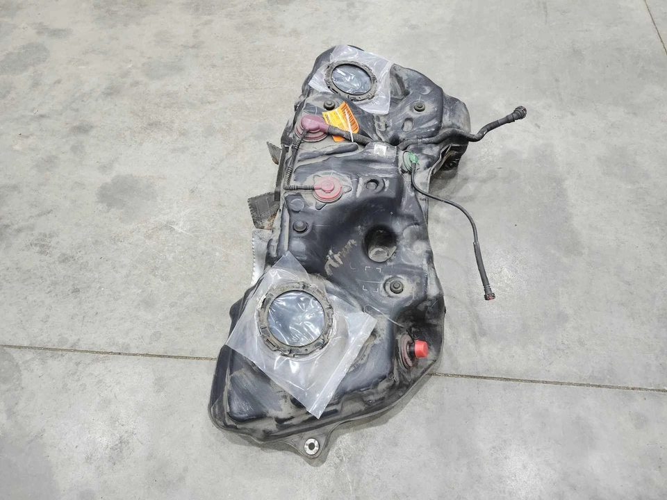 Conjunto de tanque de combustible Lexus GS350 GS450 13-19 tanque de gasolina genuino OEM 7700130620 Foto 2 de 4