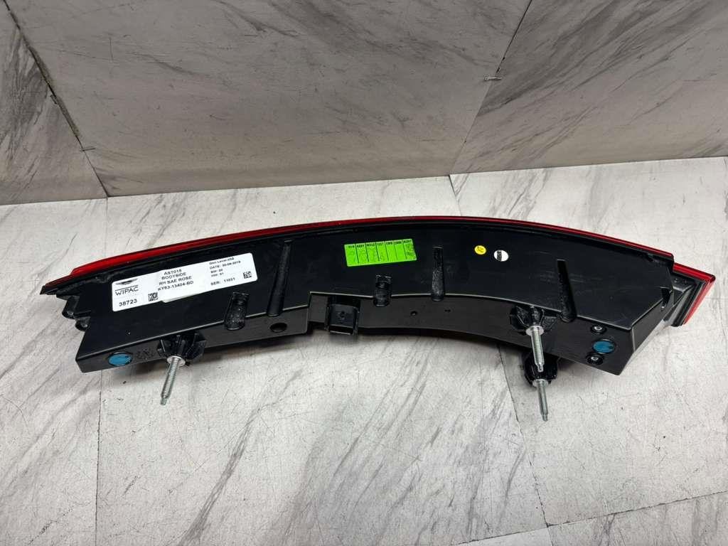 2021 2023 ASTON MARTIN VANTAGE TAIL LIGHT OEM RIGHT PASSENGER LED KY63-13404-BD