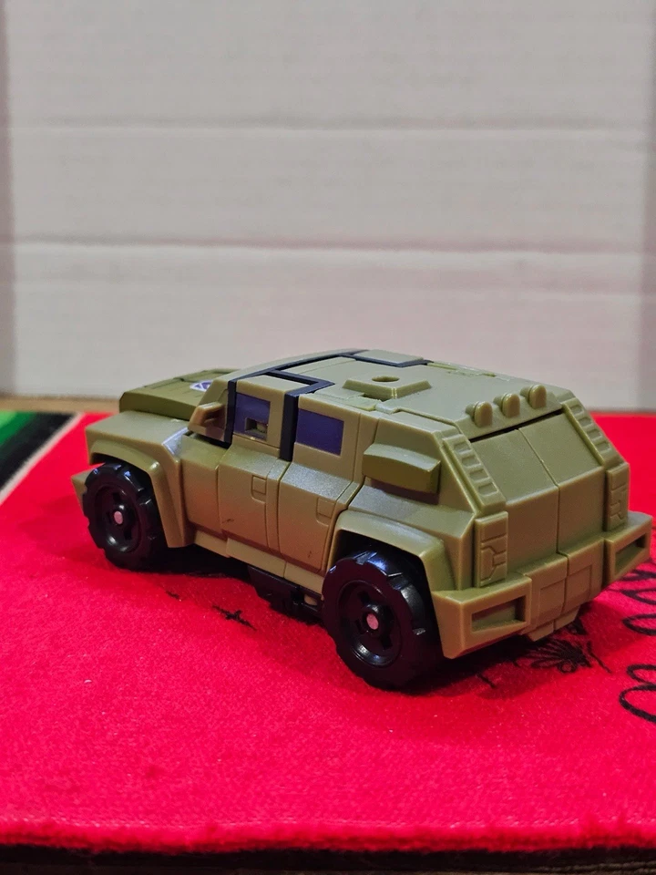 Hasbro Transformers Animated 2008 Deluxe Class Swindle - Image 2 of 2