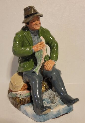 ROYAL DOULTON A GOOD CATCH FISHERMAN FIGURINE VINTAGE HN2258 MAN WITH FISH ๐ฅ๐ฅ - Picture 8 of 13