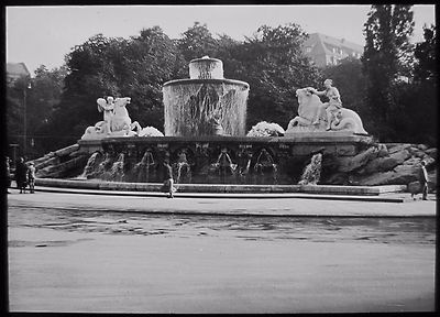 Magic Lantern Slide MUNICH WITTELSBACHER BRUNNEN LENBACHPLATZ C1935 VINTAGE