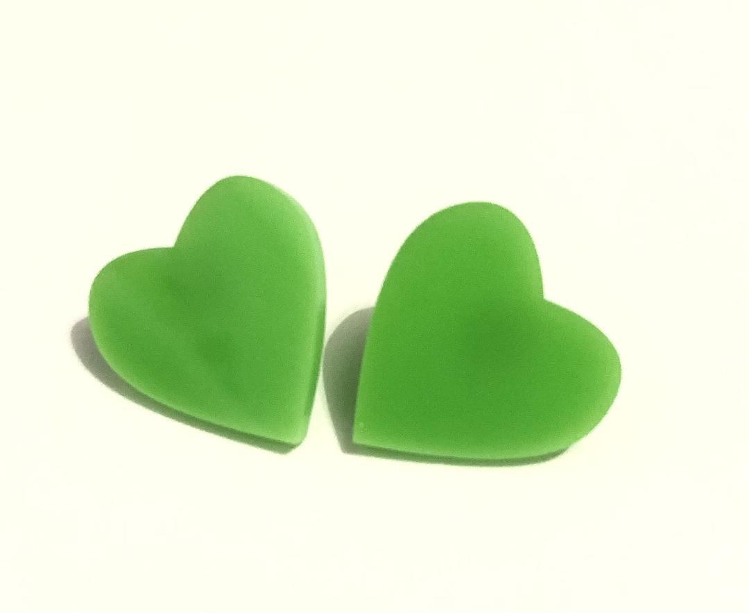 Forma de Corazón Pendientes 10mm Varios Colores 316L Acero Quirúrgico Postes