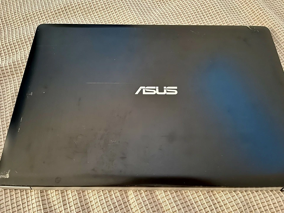 Pantalla táctil ASUS Vivobook 15" PIEZAS para portátil (enciende, sin tornillos) Foto 2 de 4