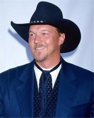 Trace Adkins Posing In Blue Suit And Tie 8x10 Picture Celebrity Print
