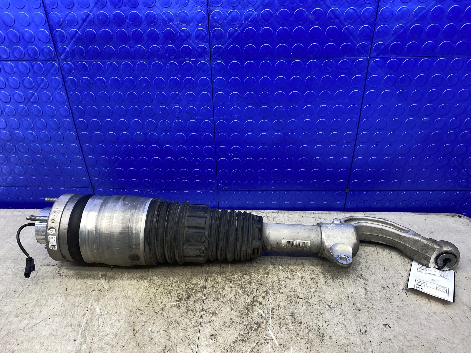 2017-2022 MASERATI LEVANTE OEM FRONT RIGHT AIR SUSPENSION STRUT SHOCK ABSORBER
