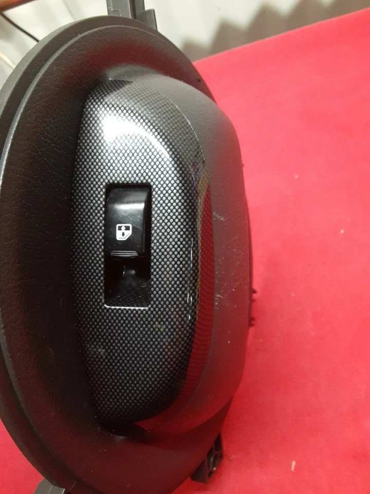 2006 2007 Chevrolet Aveo - Passenger Side / Right Rear Door Power Window Switch - Image 2 of 4